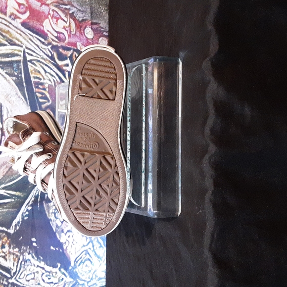 Shoes - Picture 3 of 4